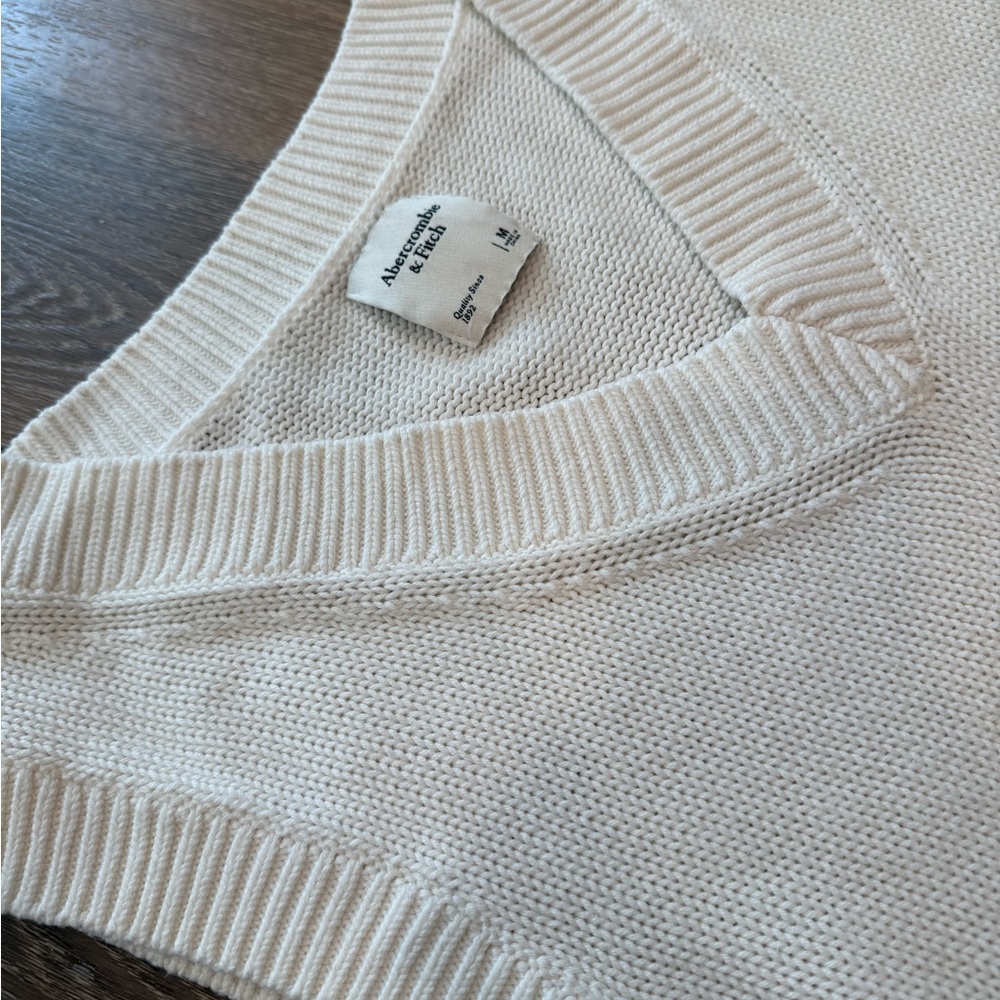 Abercrombie & Fitch M ivory V-Neck Sweater knit preppy‎ layer Y2K gilmorecore
